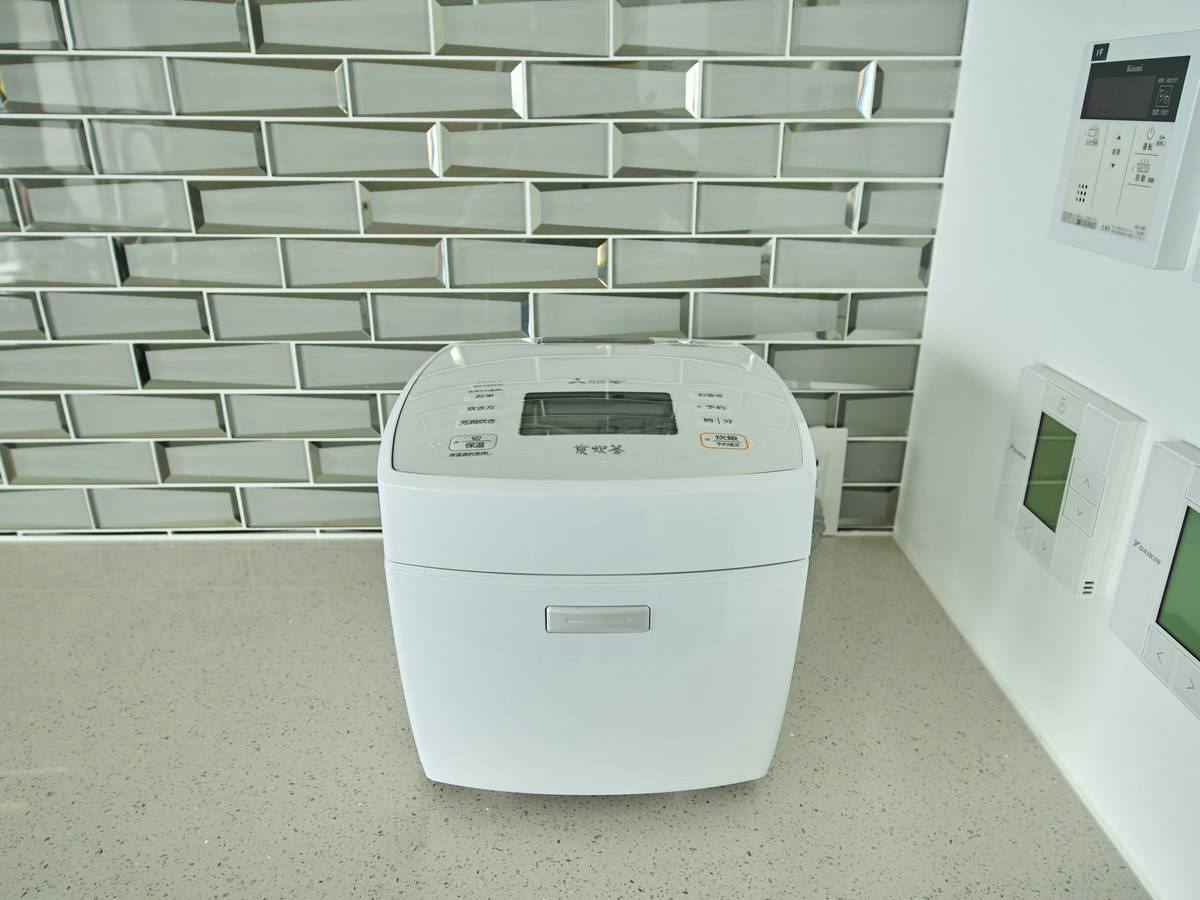 キッチン備品：炊飯器