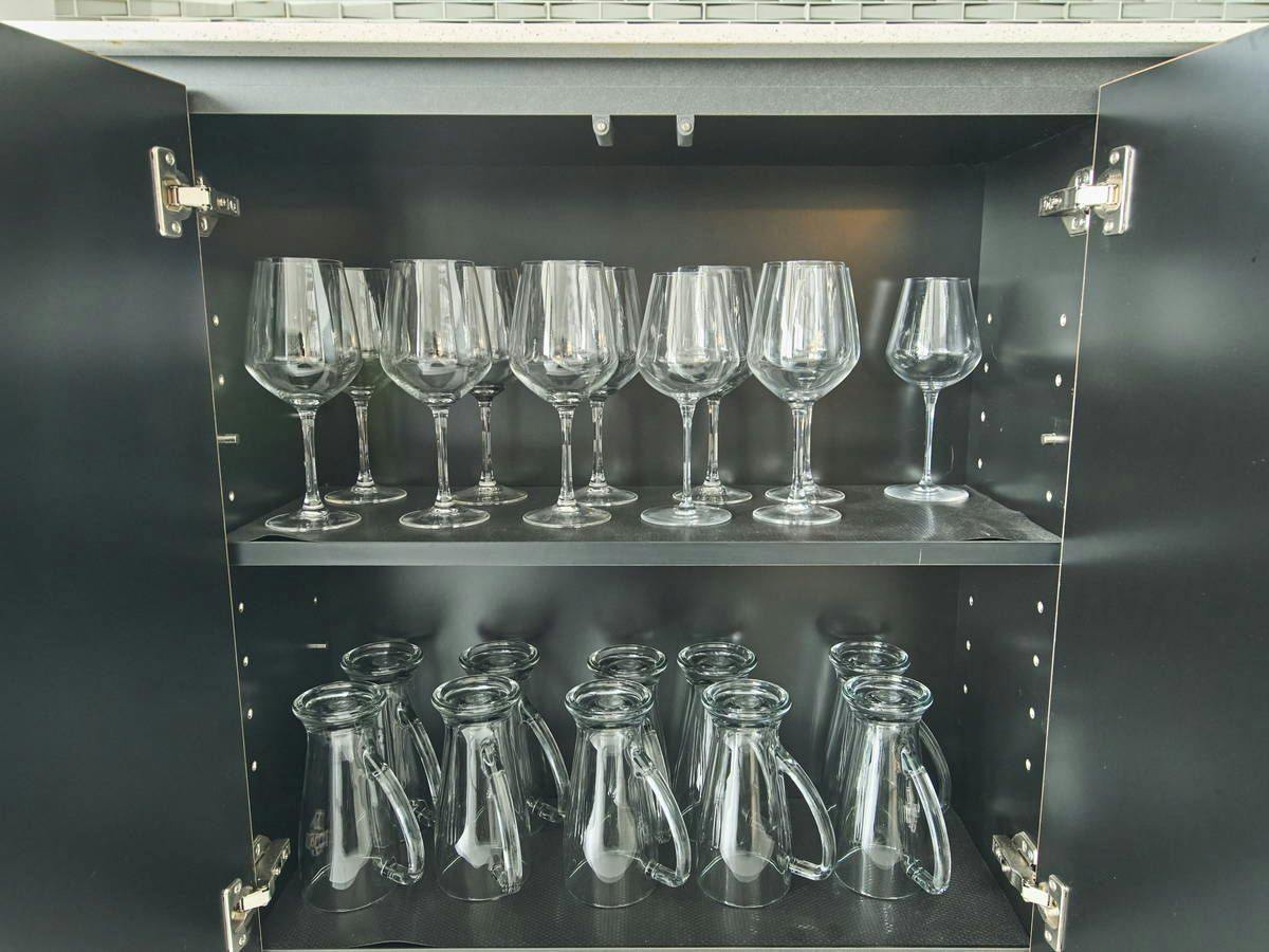キッチン備品：ワイングラス・ジョッキ