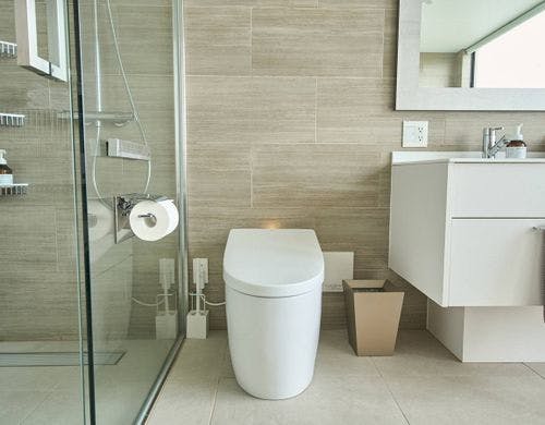 フルバスルーム：トイレ