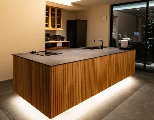 機能的な最新のこだわりのキッチン