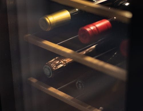 BARカウンターのワインセラー