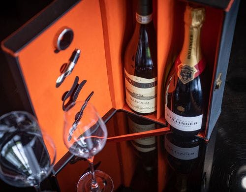 厳選したワインをバトラーがお部屋にお届け