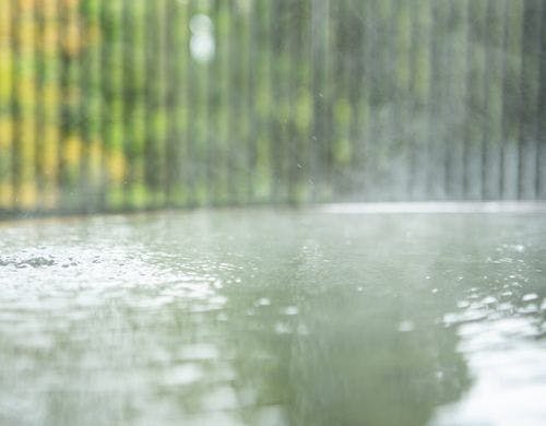 大涌谷温泉の硫黄泉の掛け流し温泉
