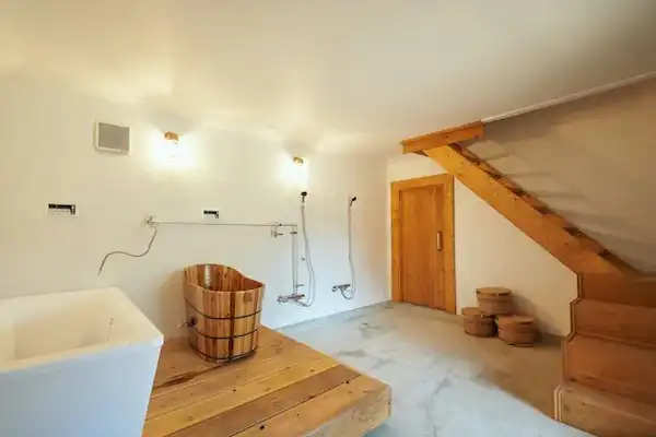 ห้องน้ำชั้น 1 พร้อมซาวน่า