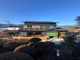 【山梨県富士五湖エリアの高級貸別荘・コテージ・ログハウス・コンドミニアム】KURA YARD