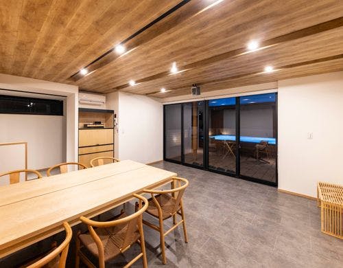 キッチン・ダイニングエリアには床暖房付き