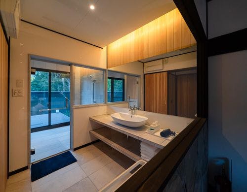 広々とした浴室