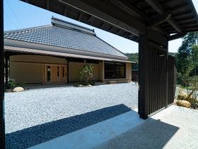 小塩の灯り「石垣の別荘」