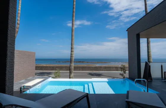 สระว่ายน้ำอาคาร A