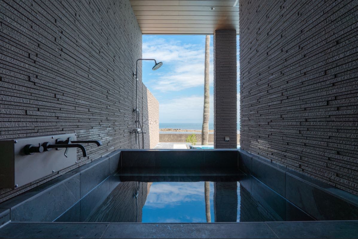 บ่อน้ำพุร้อนกลางแจ้งอาคาร A