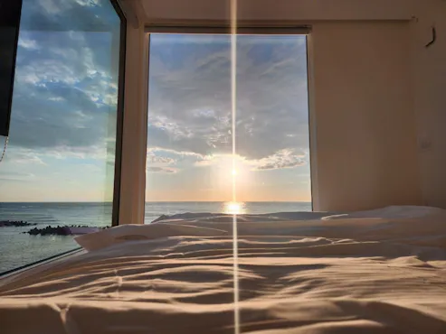 พระอาทิตย์ตกจากห้องนอน