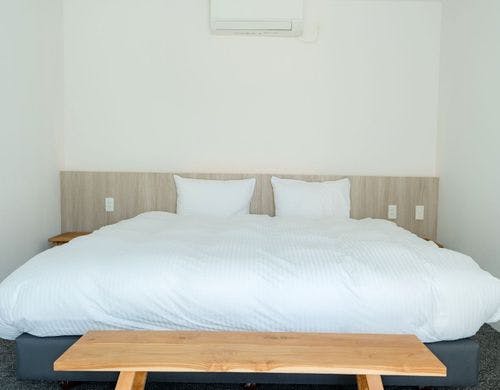 シンプルで落ち着いた空間。