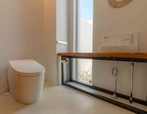 1階トイレは独立です。