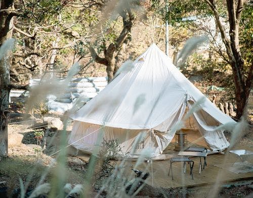 外遊びやBBQの拠点に、テントもご用意