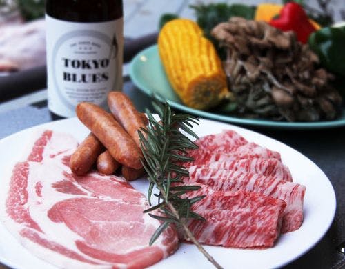 夜のBBQ食材のセット。写真はイメージです