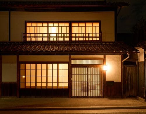 外観　夜
