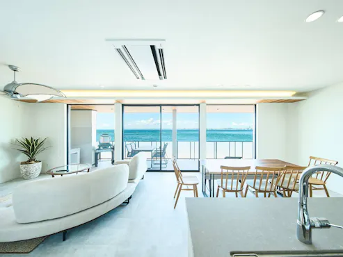 リビングダイニング全景