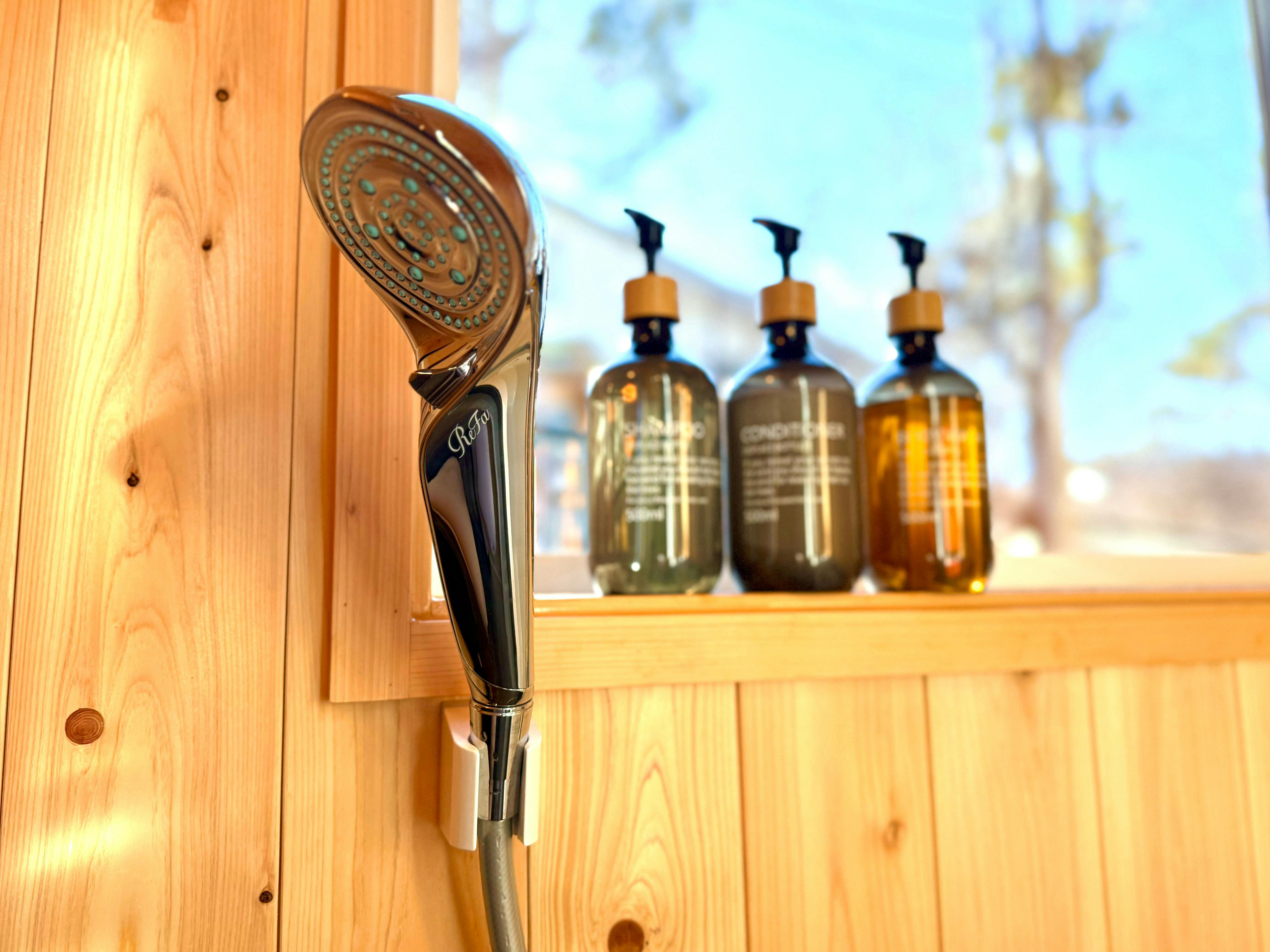 Refaのシャワーヘッドを導入しています。