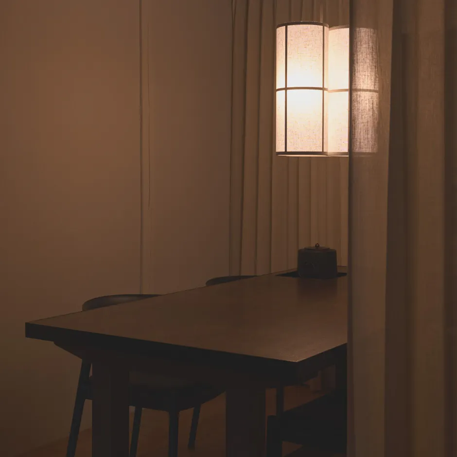 new tradition hotel kanazawa 栗で染めた能登和紙１枚でつくる大テーブル