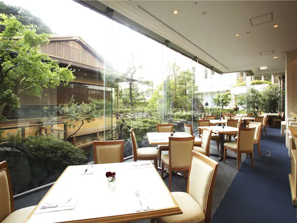 チェックインが朝6時からチェックアウト翌日11時まで。最大29時間STAY(朝食付)