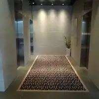 Lobi lif yang luas di tingkat 1