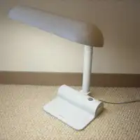 貸出グッズ【電気スタンド(先着順)】