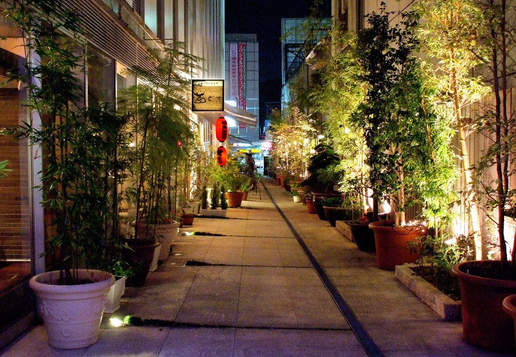 ホテル横遊歩道