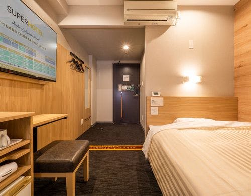 140cmのダブルベッドで広々ご滞在