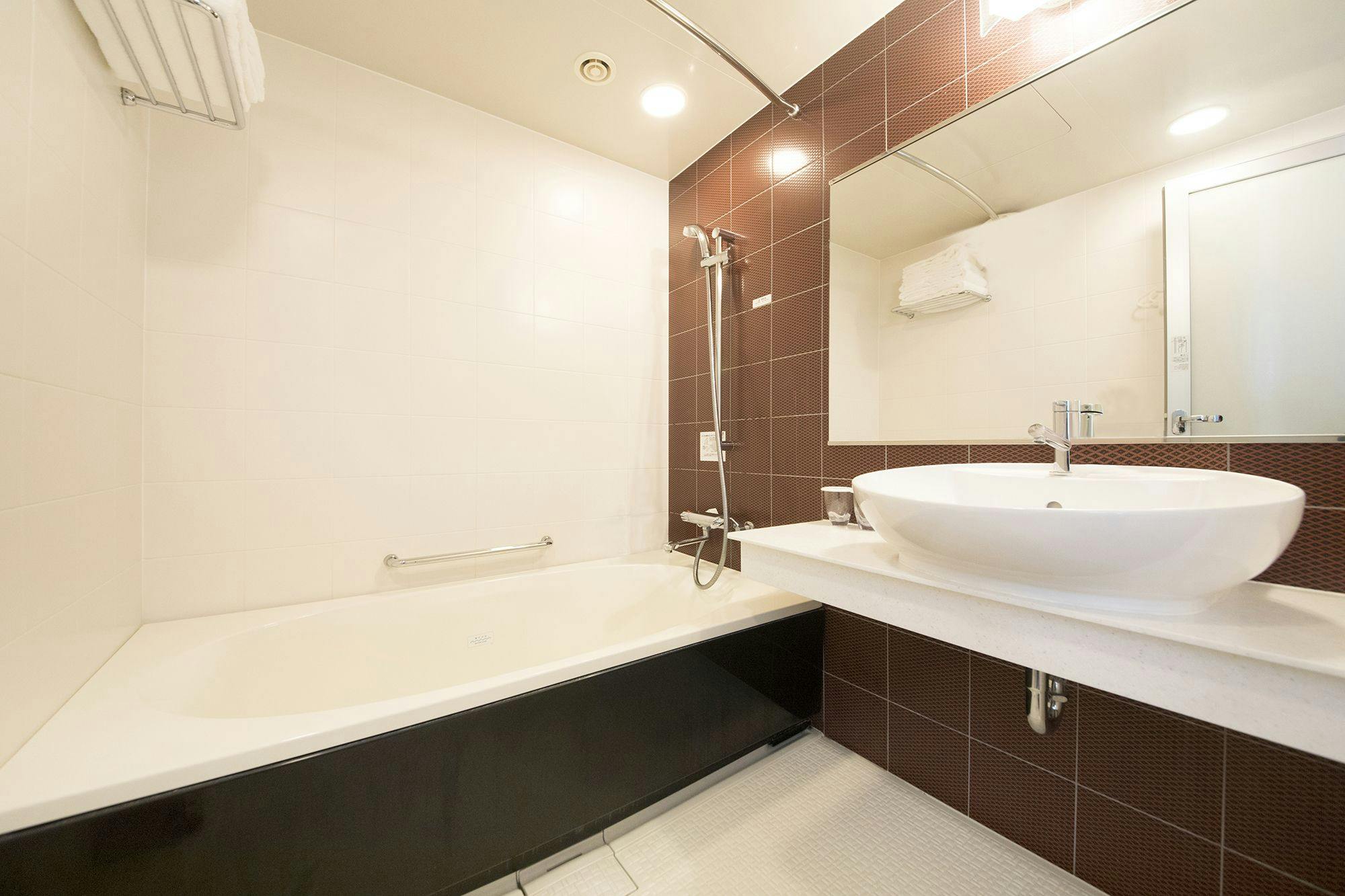 浴室（ツインルームのみバストイレ別）