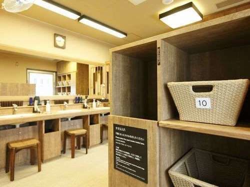 男性大浴場脱衣場