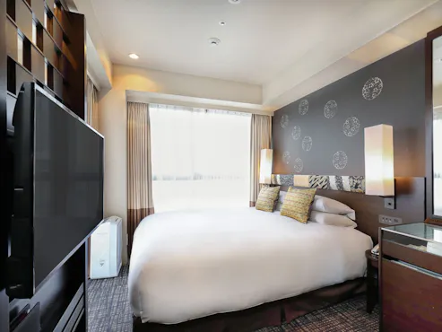 【クイーンルーム】四条通り側角部屋