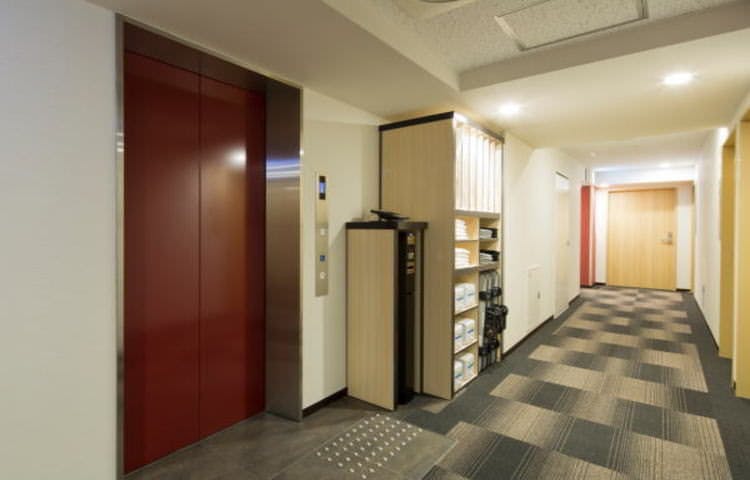 本館エレベーターホール