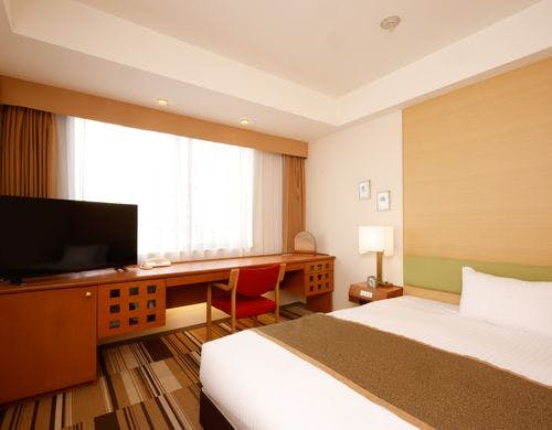 スタンダードダブル18平米ベッド幅140センチ