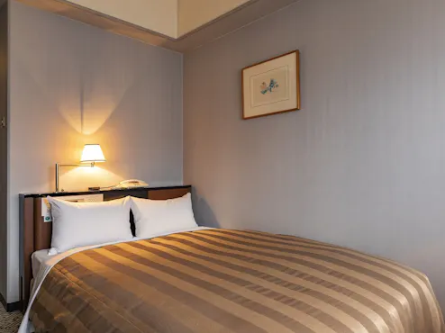 <セミダブルルーム>