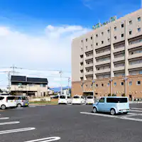 ที่จอดรถฟรีบนพื้นราบ