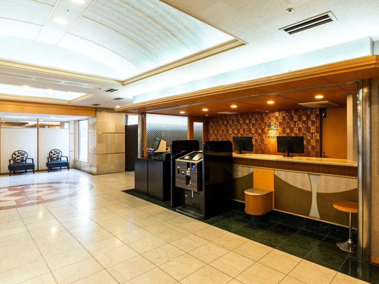 Lobi dalam gedung