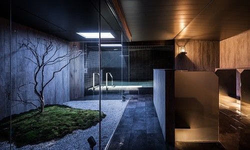 ห้องอาบน้ำสาธารณะขนาดใหญ่ 'KOMOREBI Komorebi'