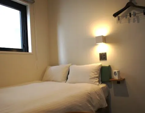 シンプルなデザインのセミダブルの一例