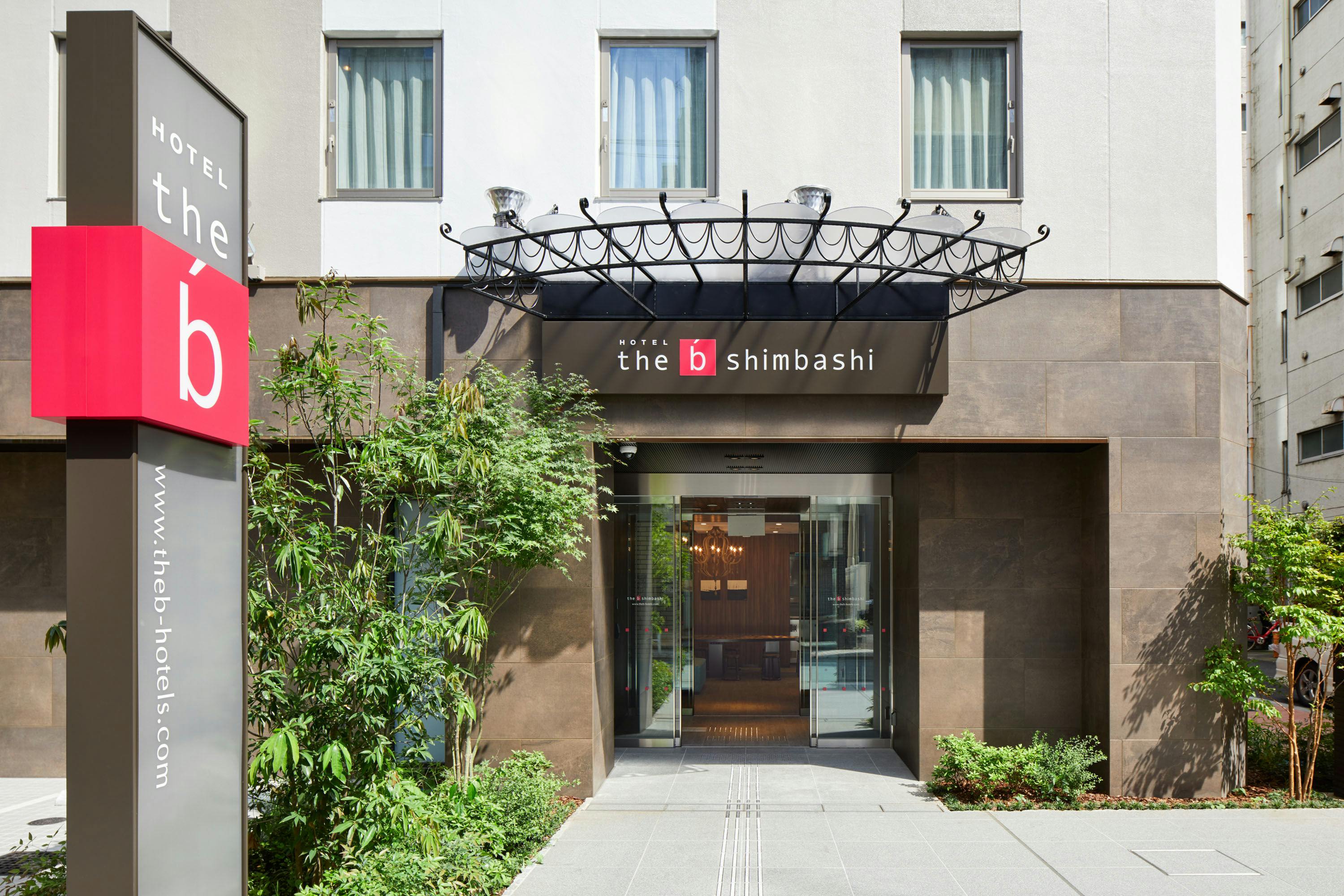 エントランス昼