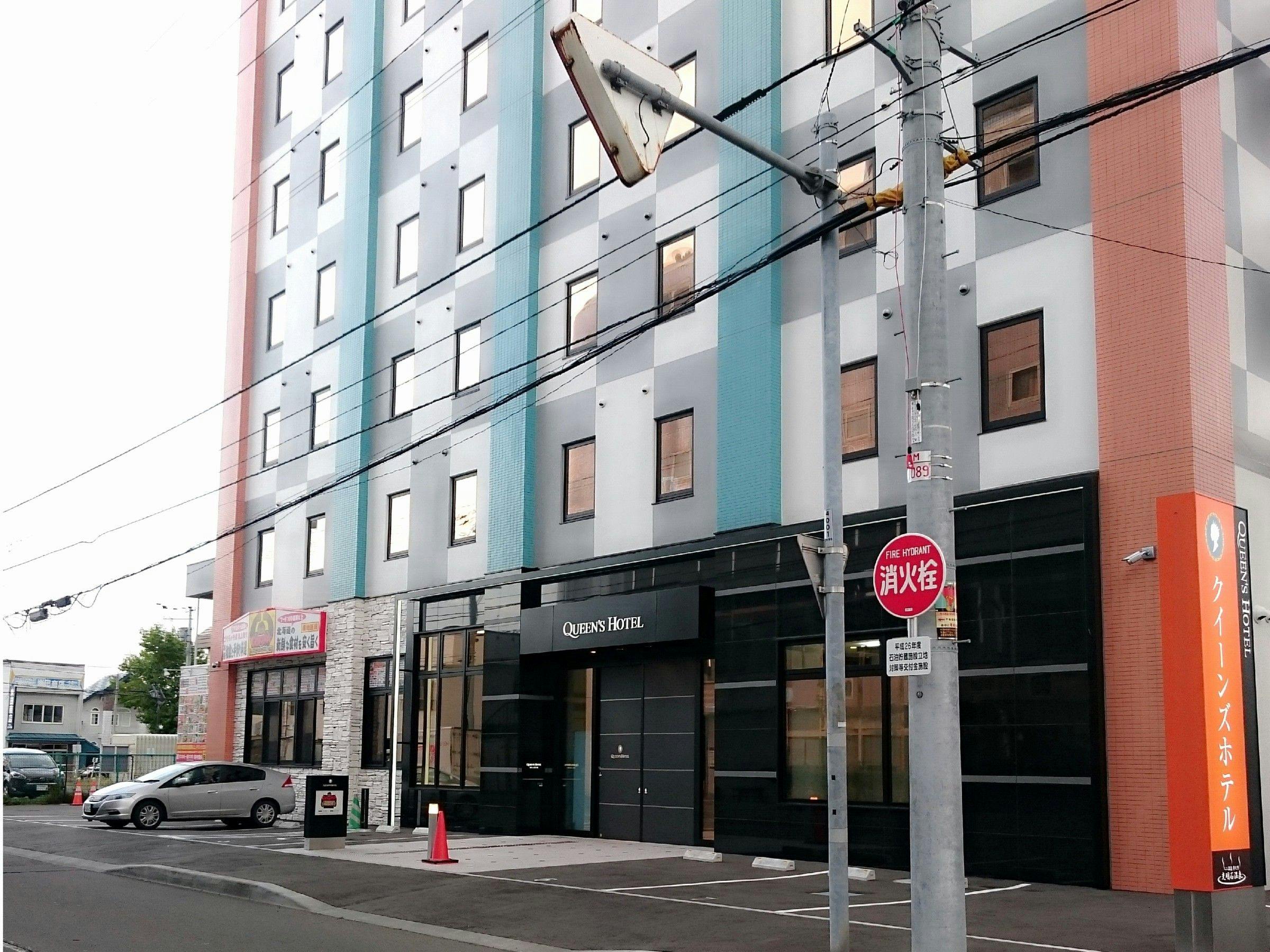 ホテル正面　駐車スペース