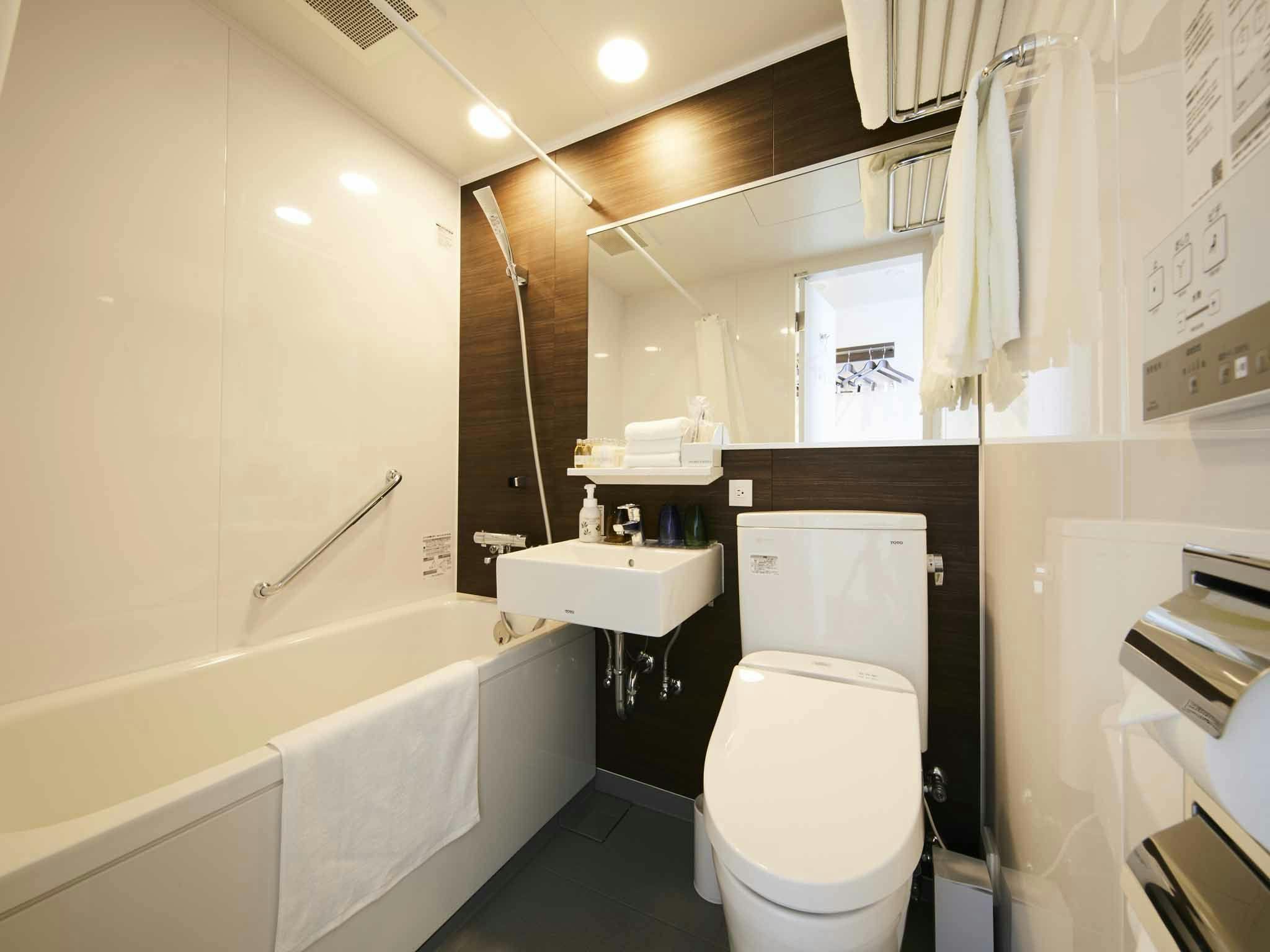 Kamar mandi dalam kamar