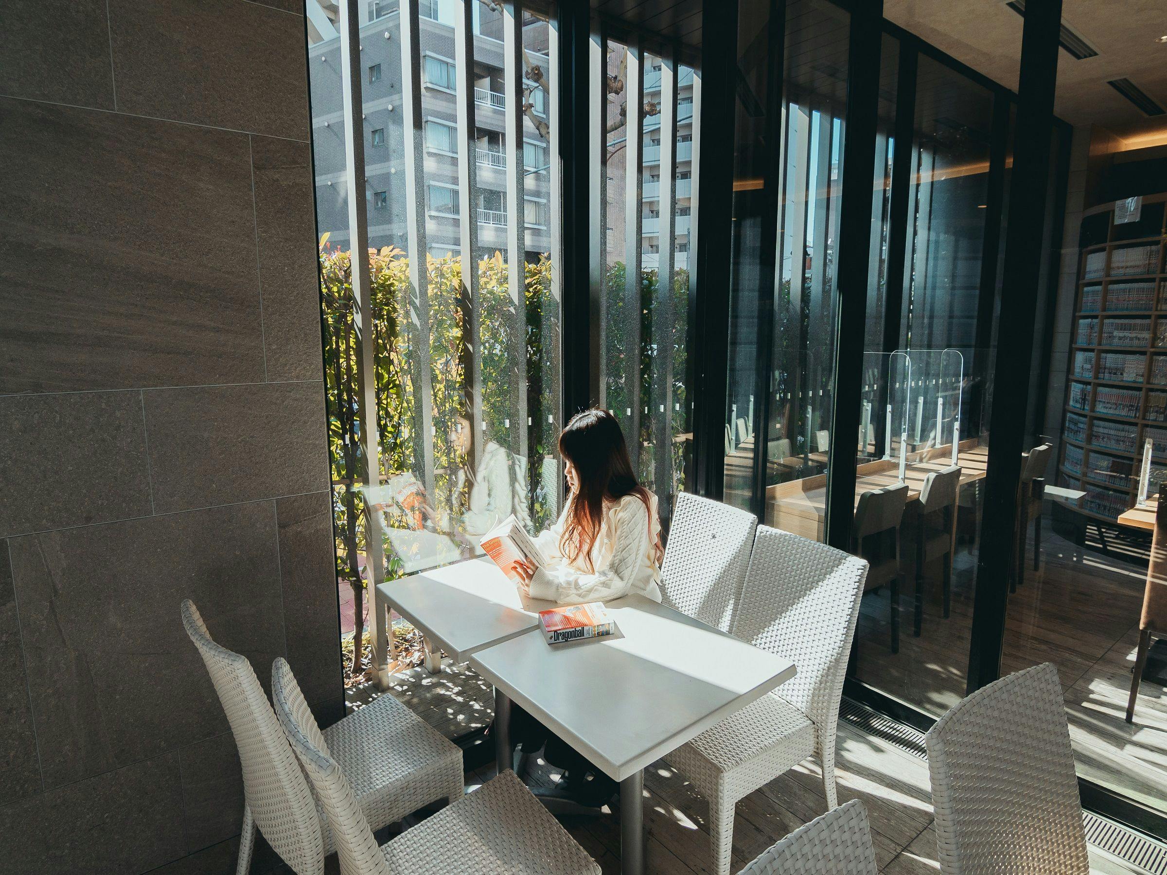 คุณสามารถผ่อนคลายในเลานจ์ฟรีได้ตลอดเวลา