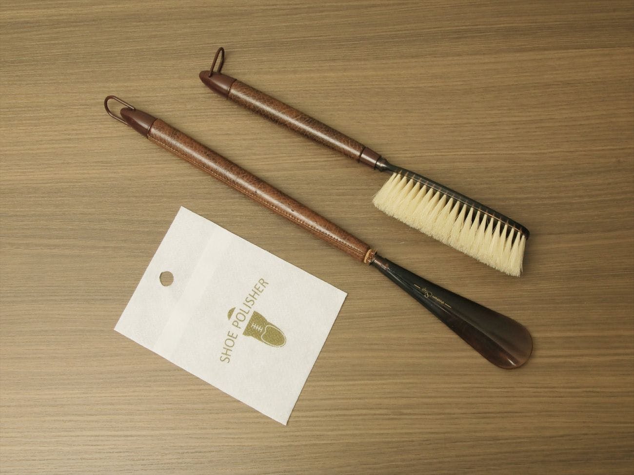 옷 브러시, 구둣주걱, 신발 클리너.