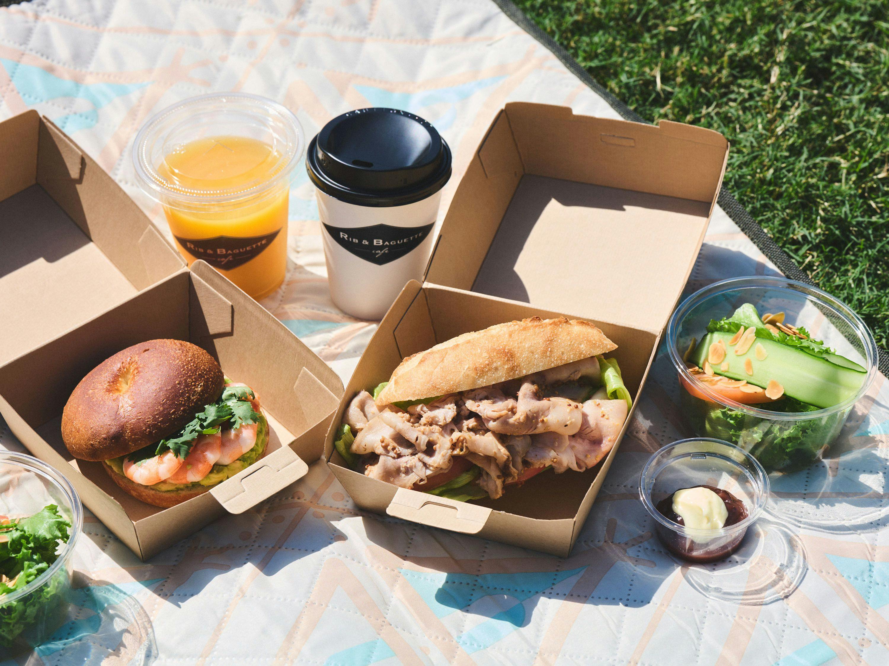 BREAKFAST IN THE PARK