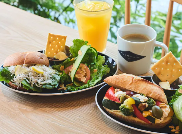 CAFE 久屋大通公園に面したカフェ