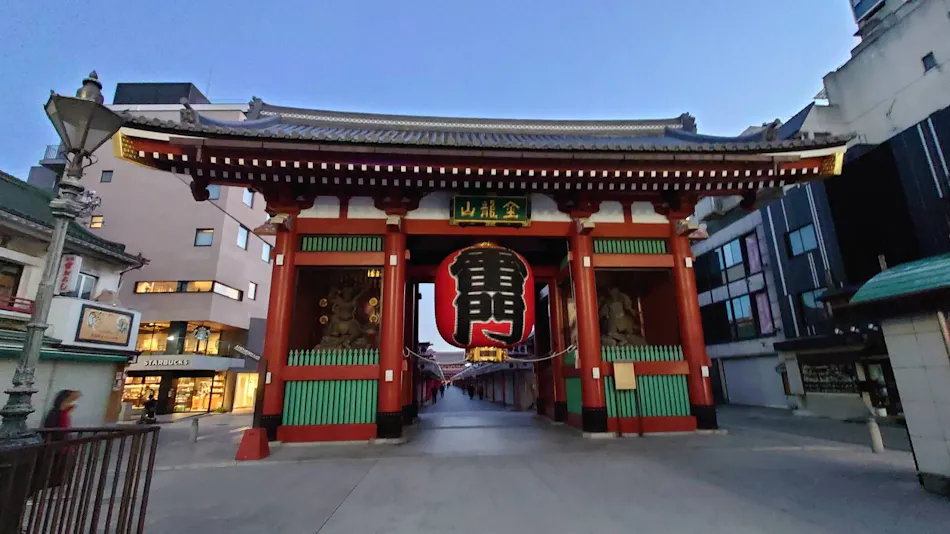Kaminarimon Ryokan