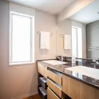 อ่างล้างหน้าในห้องพัก