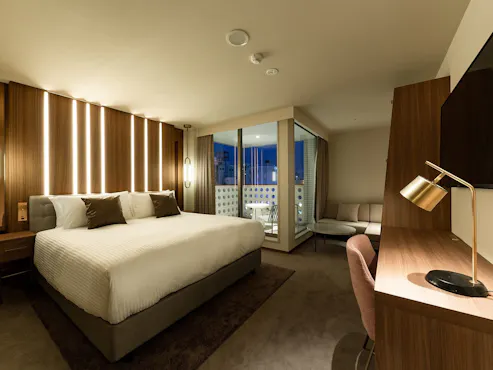 Deluxe King Riverside Balcony