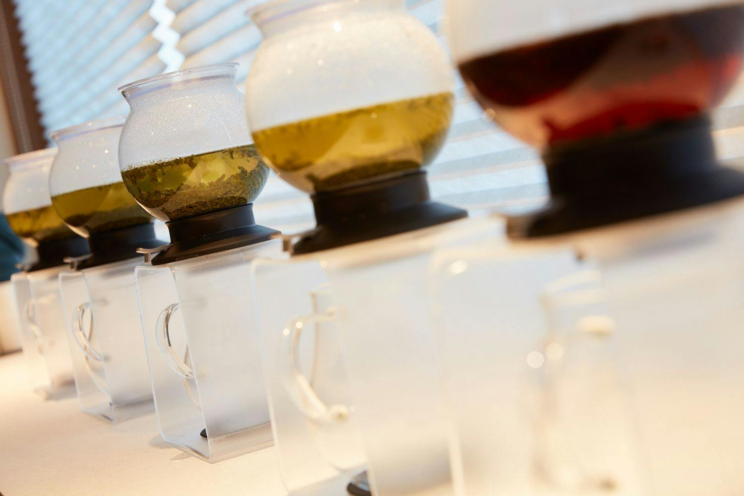 Anda boleh mencuba teh Shizuoka.