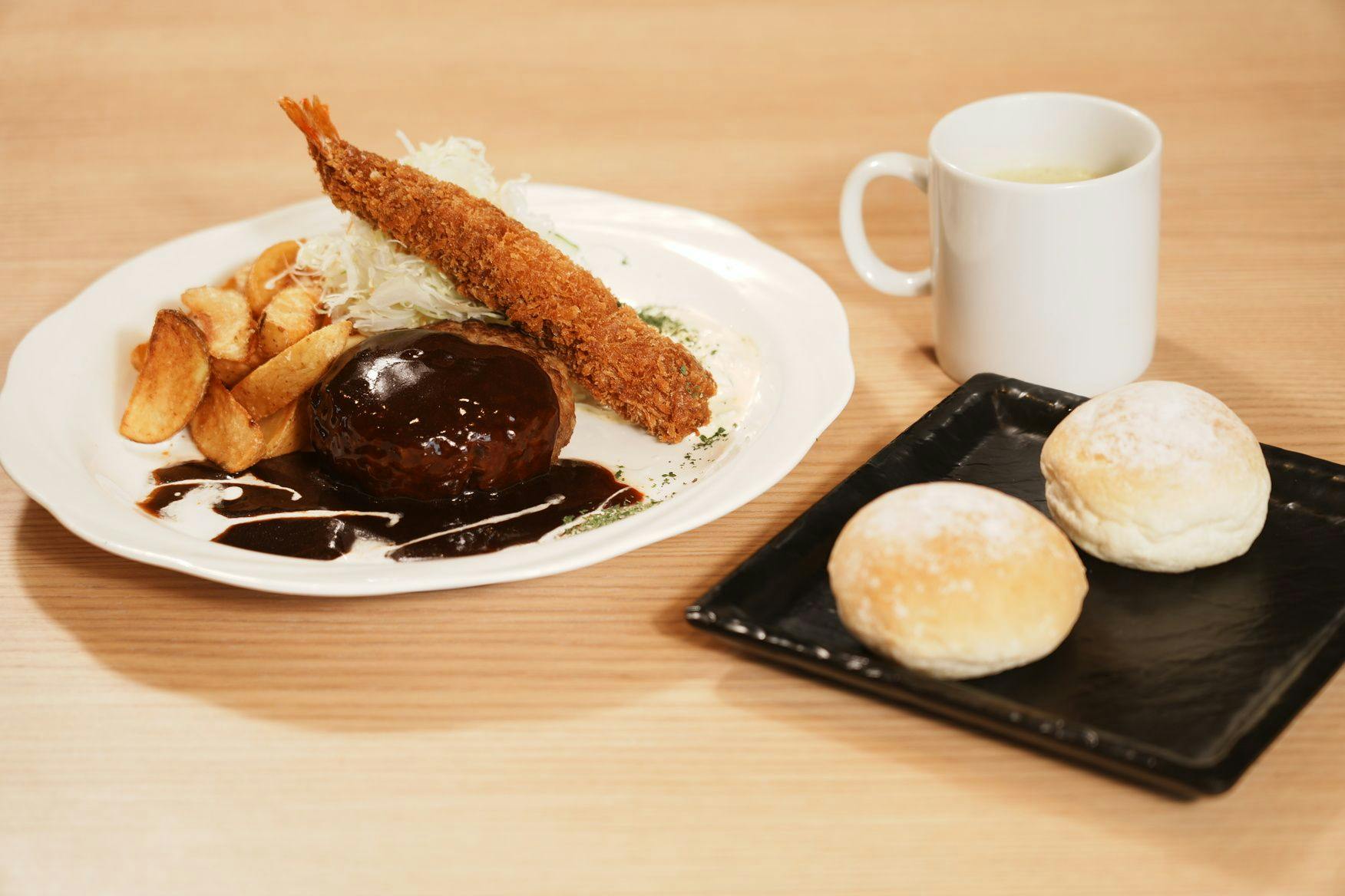 「選べるソースのハンバーグ＆エビフライ」